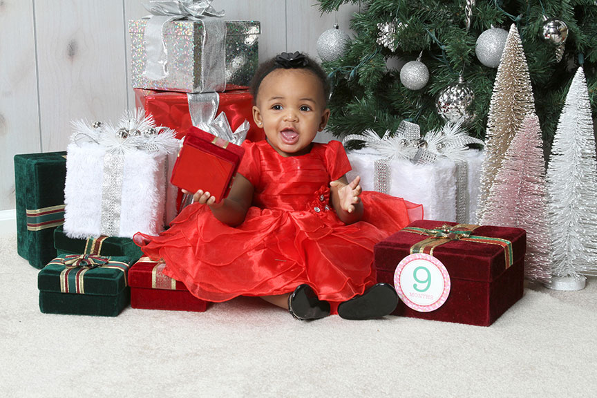 top baby photographers in Sylvania for Christmas photos