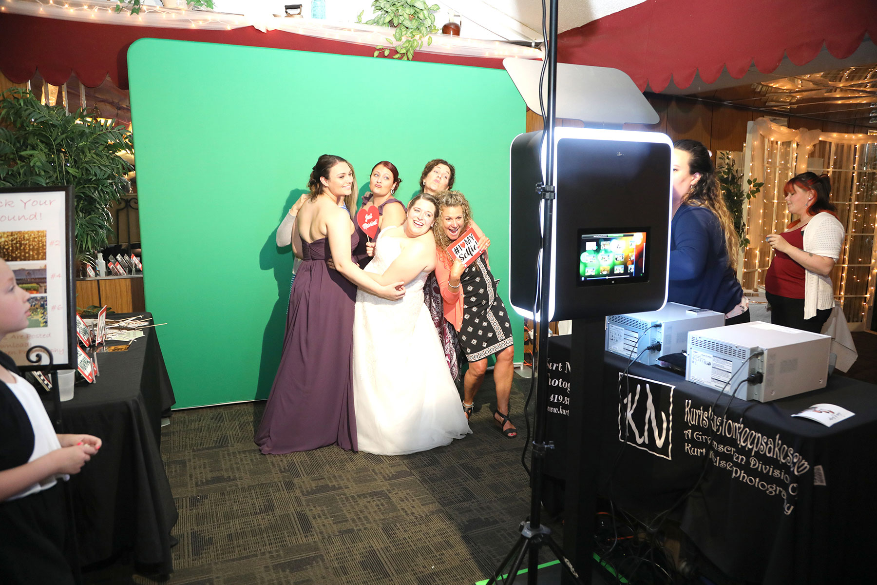 best wedding photo booth rental in toledo, ohio that does multiple things simultaneously