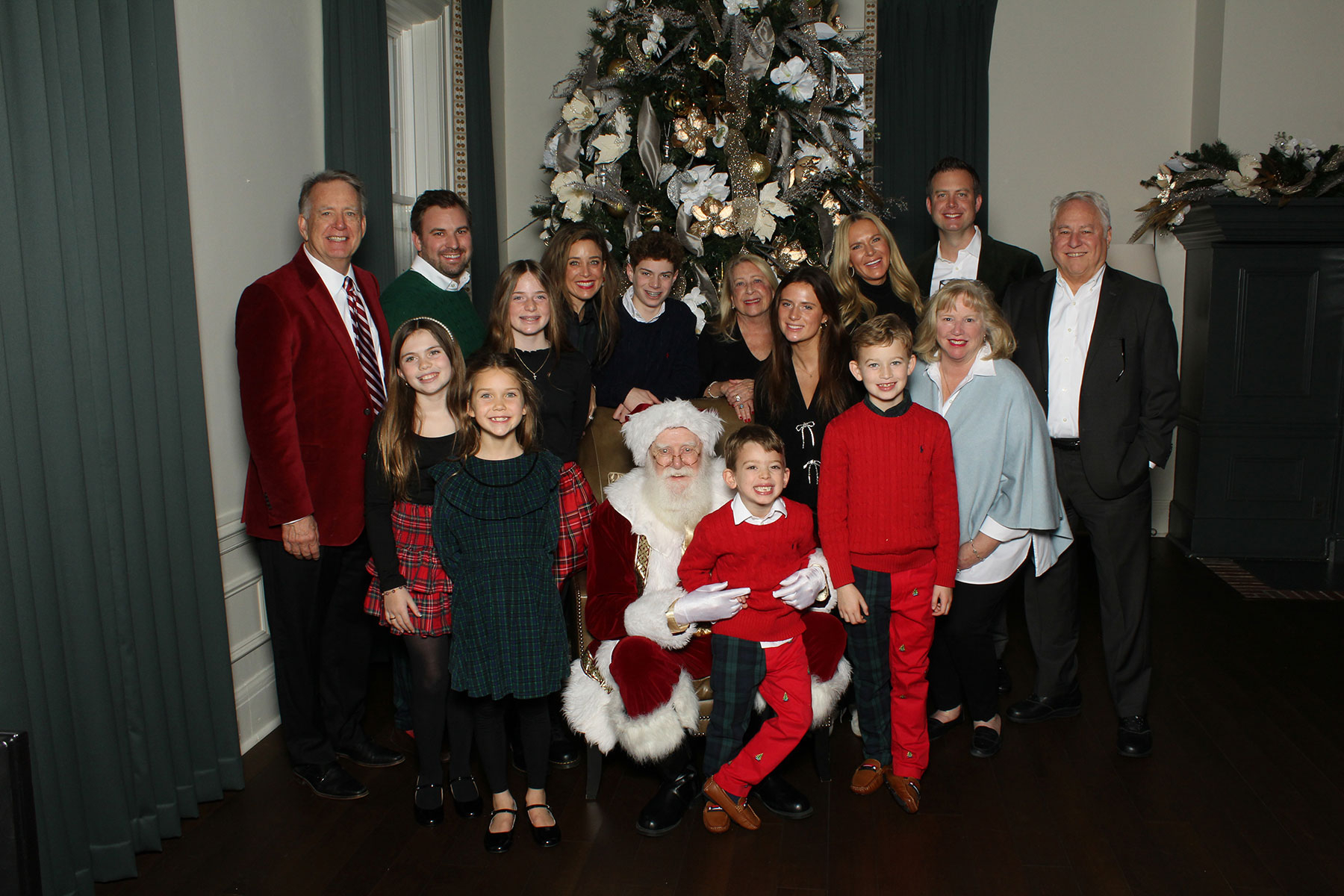 Inverness Photos with Santa Photographer