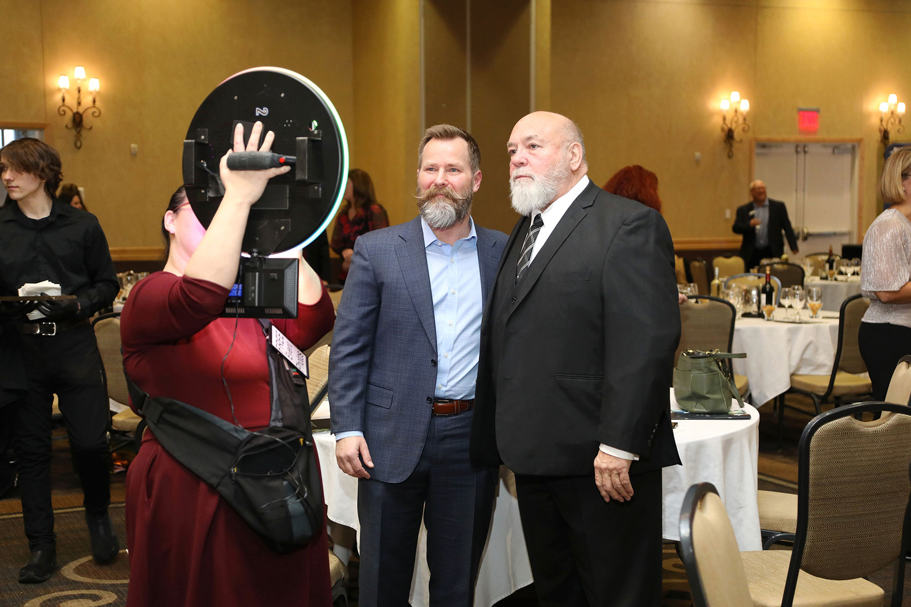 mobile photo booth in toledo that has a ring light