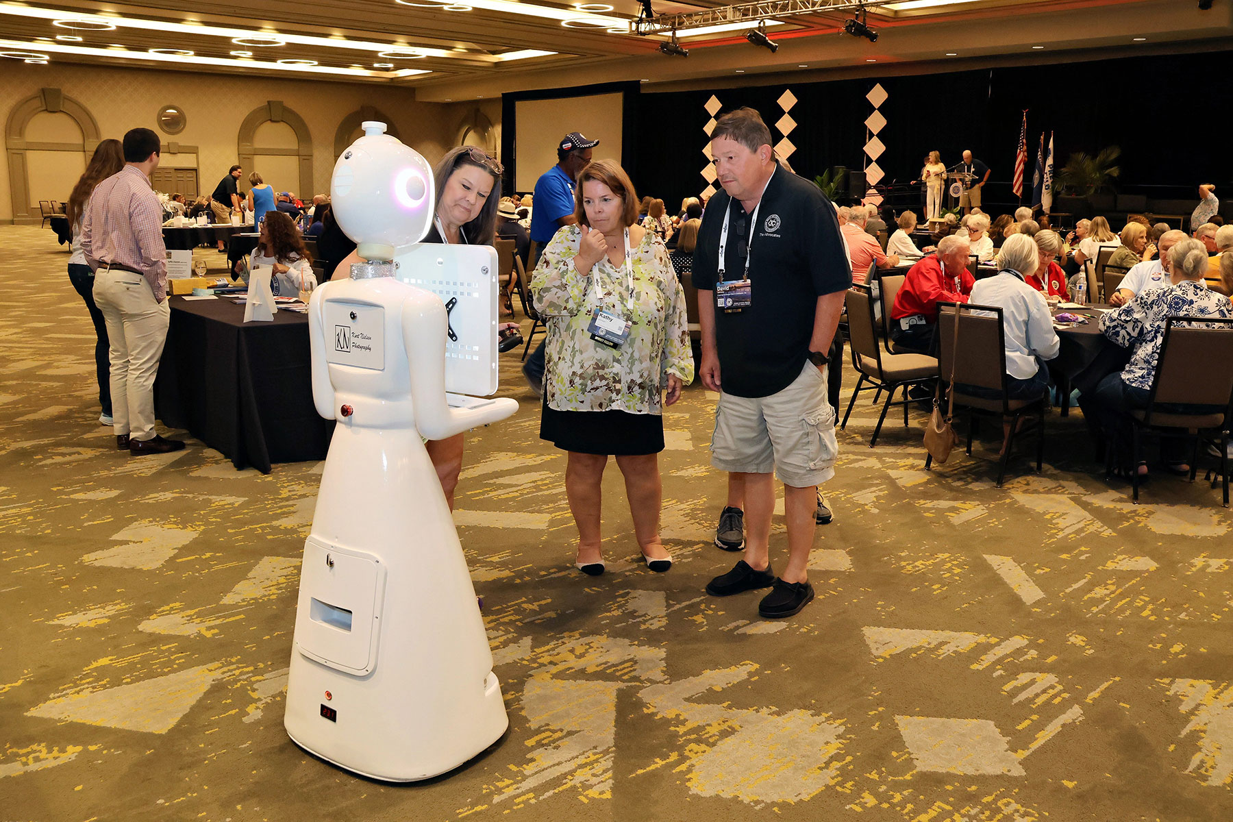 robot photo booth rental in toledo, ohio