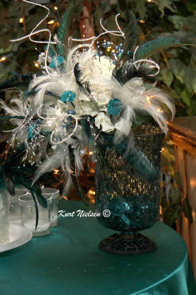 Table decorations with feathers