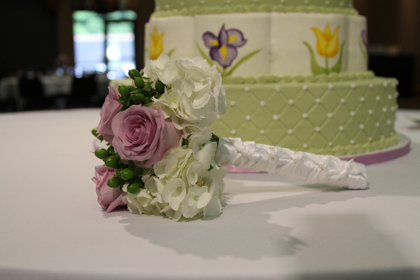Cake and Bouquet Photos