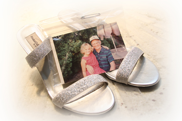 Memory photos with wedding accesories