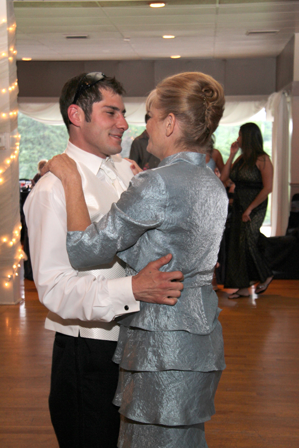 Mother-Son dance with the groom