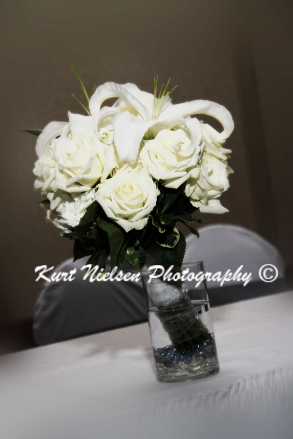 white roses bride bouquet