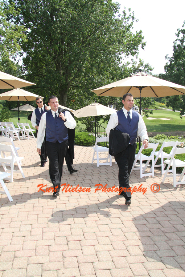 groomsmen walking photos