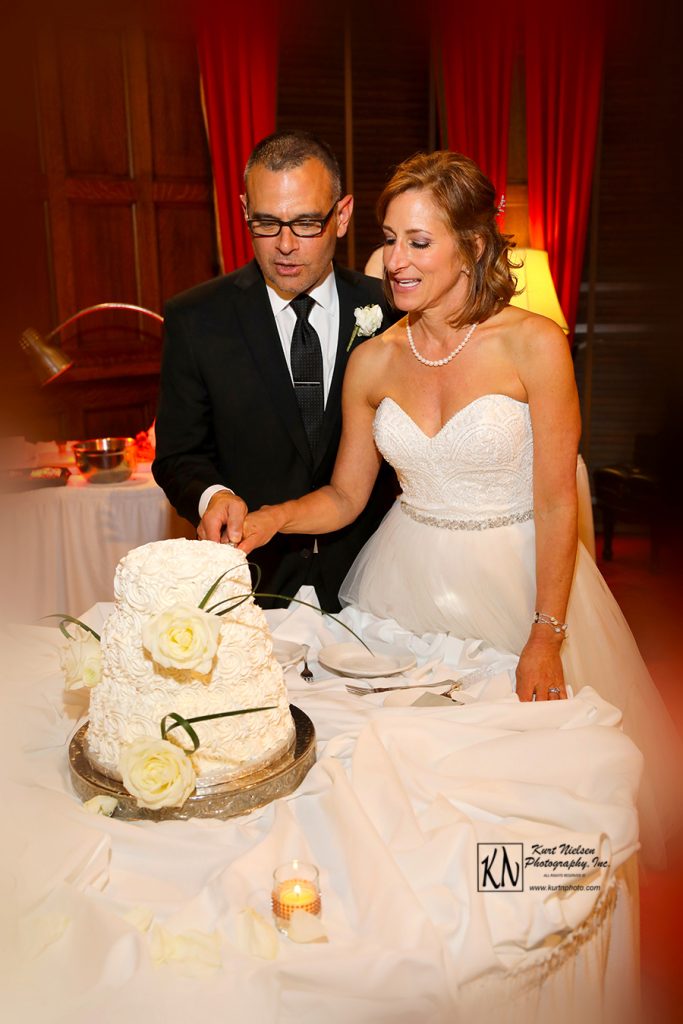 cutting the wedding cake