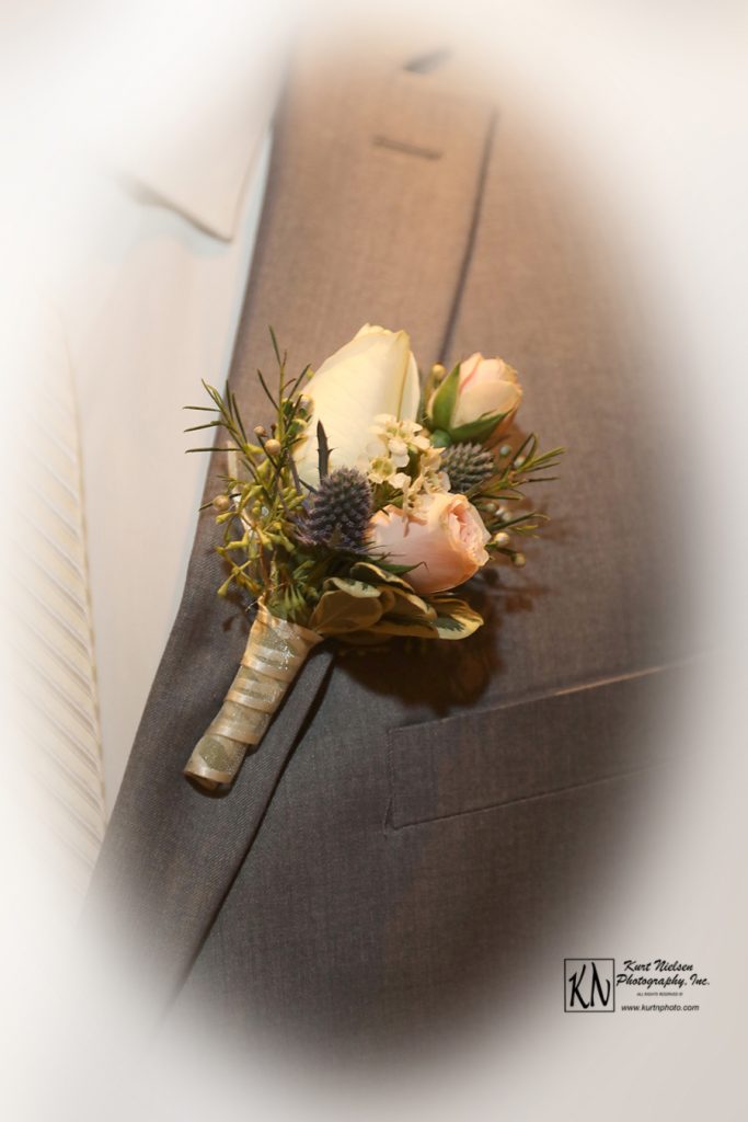 groom's boutonniere