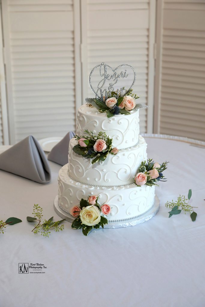 wedding cake from Eston's Bakery