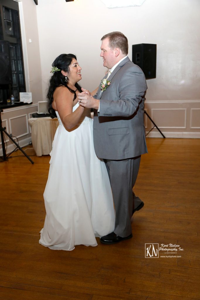 wedding couple's first dance