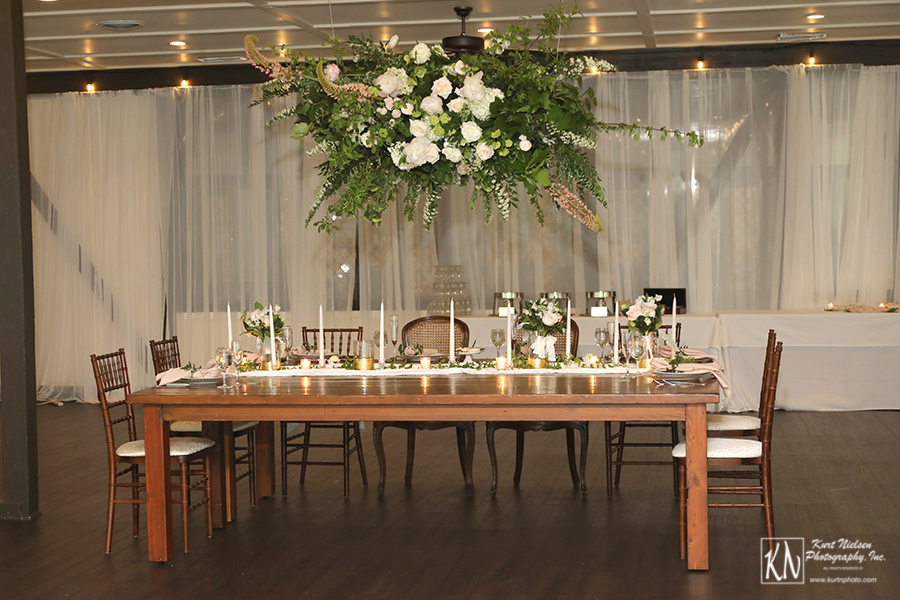 how to decorate the head table for a luxury wedding