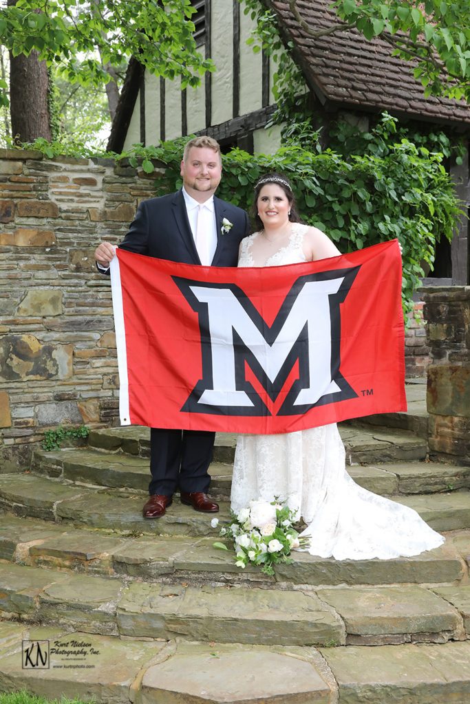 how to incorporate your college alma mater in your wedding details