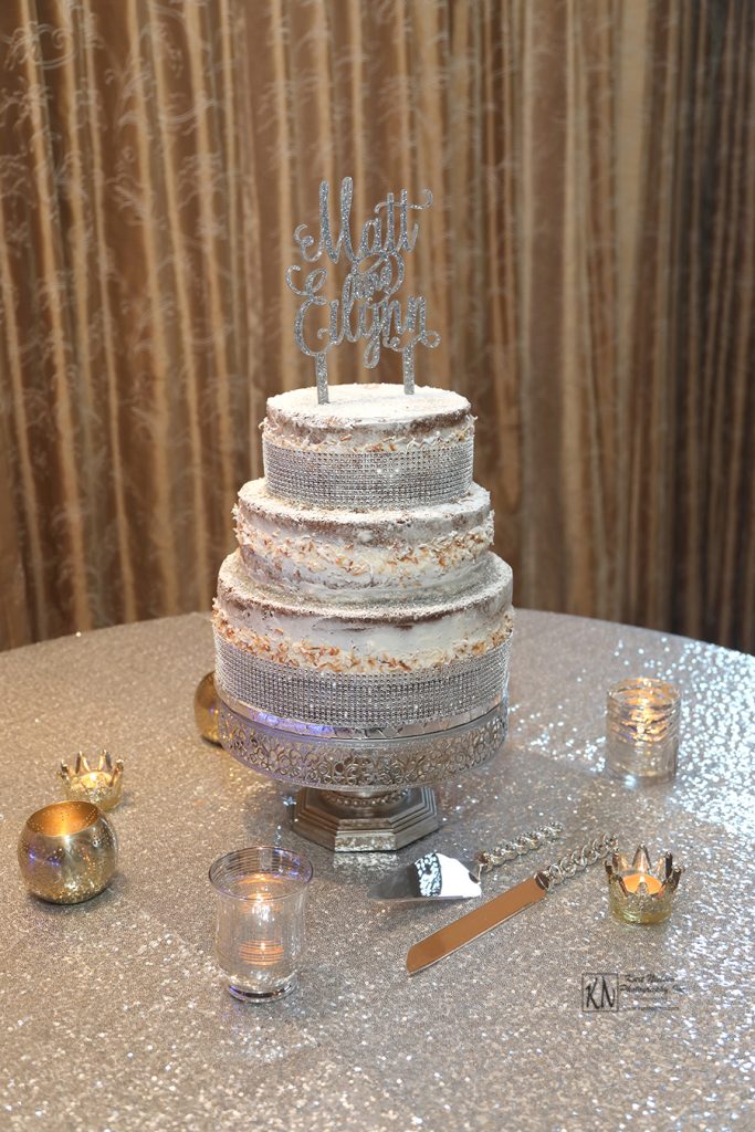 naked wedding cake from Earth to Oven Bakery in Toledo Ohio