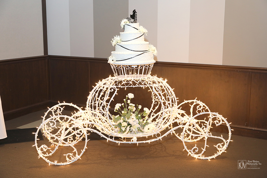 cinderella carriage wedding cake display